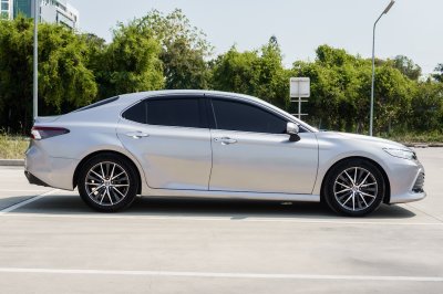 TOYOTA CAMRY 2.5 HEV PREMIUM LUXURY ปี2023 (4ขน3212)