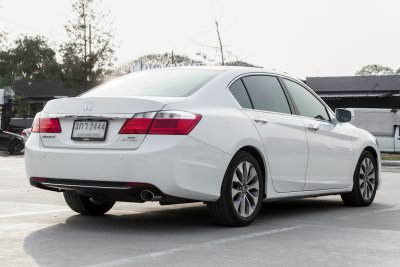 HONDA ACCORD 2.4 EL AT ปี2014 (6ขฌ5562)