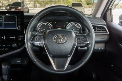 TOYOTA CAMRY 2.5 PREMIUM AT ปี2022 (2ขษ4552)