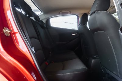 MAZDA 2 1.3 HIGH CONNECT ปี2018 (ขฉ663)