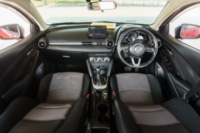 MAZDA 2 1.3 HIGH CONNECT ปี2018 (ขฉ663)