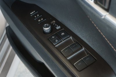 TOYOTA CAMRY 2.5 PREMIUM AT ปี2022 (2ขษ4552)