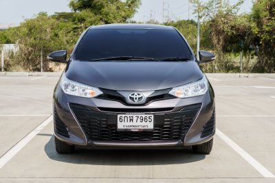 TOYOTA YARIS 1.2 E AT ปี 2017 (6กฬ7965)