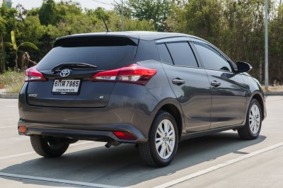 TOYOTA YARIS 1.2 E AT ปี 2017 (6กฬ7965)