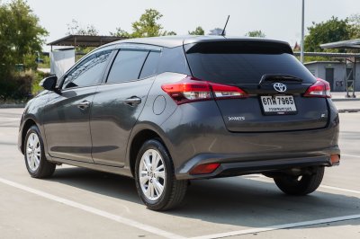 TOYOTA YARIS 1.2 E AT ปี 2017 (6กฬ7965)