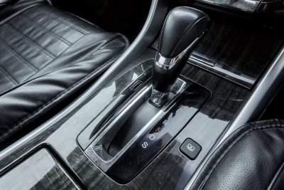 HONDA ACCORD 2.4 EL AT ปี2014 (6ขฌ5562)