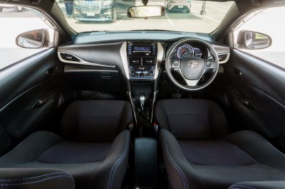 TOYOTA YARIS 1.2 E AT ปี 2017 (6กฬ7965)