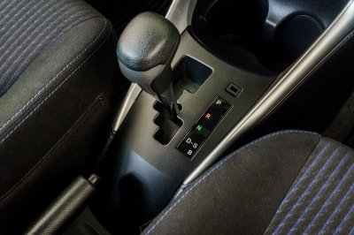 TOYOTA YARIS 1.2 E AT ปี 2017 (6กฬ7965)