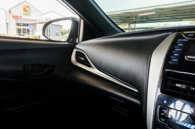 TOYOTA YARIS 1.2 E AT ปี 2017 (6กฬ7965)