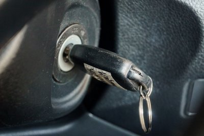 TOYOTA YARIS 1.2 E AT ปี 2017 (6กฬ7965)