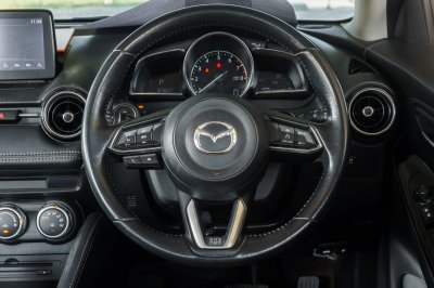MAZDA 2 1.3 SPORT HIGH CONNECT ปี2018 (กท3901)