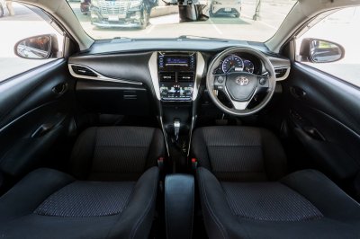 TOYOTA YARIS ATIV 1.2 E AT ปี 2018 (7กฬ459)