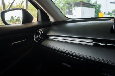 MAZDA 2 1.3 SPORT HIGH CONNECT ปี2018 (กท3901)