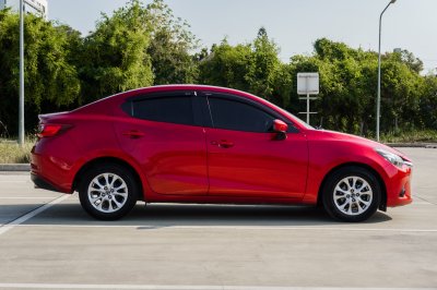 MAZDA 2 1.3 HIGH CONNECT AT ปี2016 (5กศ9523)