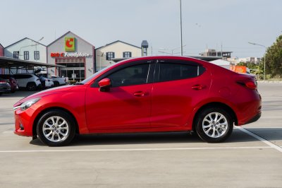 MAZDA 2 1.3 HIGH CONNECT AT ปี2016 (5กศ9523)