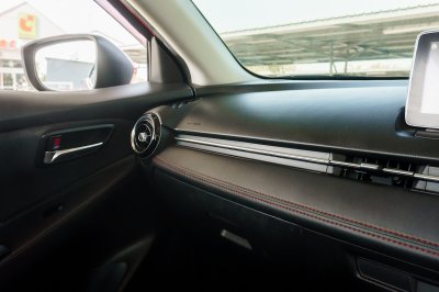 MAZDA 2 1.3 HIGH CONNECT AT ปี2016 (5กศ9523)