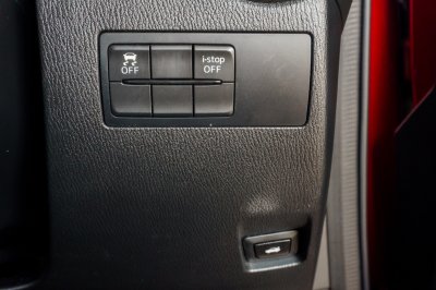 MAZDA 2 1.3 HIGH CONNECT AT ปี2016 (5กศ9523)