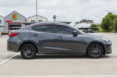 MAZDA 2 1.3 HIGH CONNECT AT ปี 2018 (7กท4247)