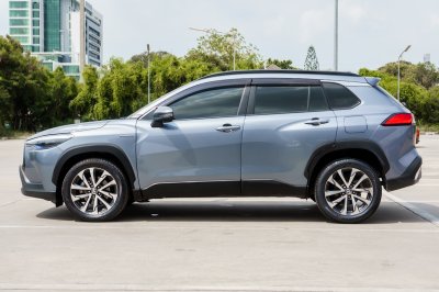 TOYOTA COROLLA CROSS 1.8 HV PREMIUM SAFTY AT ปี2020 (1ขพ5572)