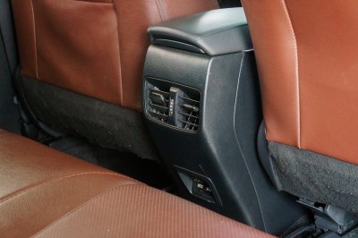 TOYOTA COROLLA CROSS 1.8 HV PREMIUM SAFTY AT ปี2020 (1ขพ5572)