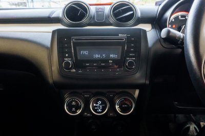 SUZUKI SWIFT 1.2 GLX ปี2019 (2ขษ3196)