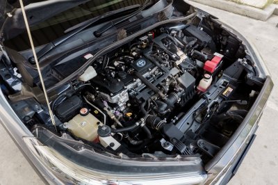 TOYOTA COROLLA CROSS 1.8 HV PREMIUM SAFTY AT ปี2020 (1ขพ5572)