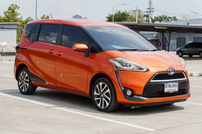 TOYOTA SIENTA 1.5 V AT ปี 2017 (6กพ2689)