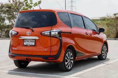 TOYOTA SIENTA 1.5 V AT ปี 2017 (6กพ2689)