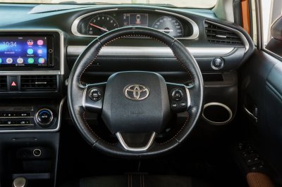 TOYOTA SIENTA 1.5 V AT ปี 2017 (6กพ2689)