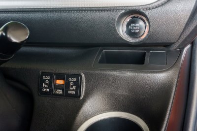 TOYOTA SIENTA 1.5 V AT ปี 2017 (6กพ2689)