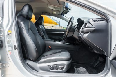 TOYOTA CAMRY 2.0 G AT ปี 2018 (5กณ8142)