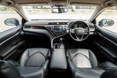 TOYOTA CAMRY 2.0 G AT ปี 2018 (5กณ8142)