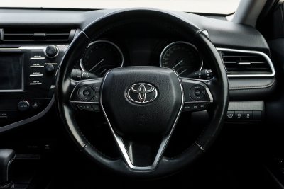 TOYOTA CAMRY 2.0 G AT ปี 2018 (5กณ8142)