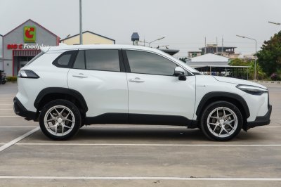TOYOTA COROLLA CROSS 1.8 HYBRID PREMIUM ปี2023 (6ขส2598)