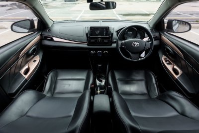 TOYOTA VIOS 1.5 MID AT ปี 2019 (9กจ6935)