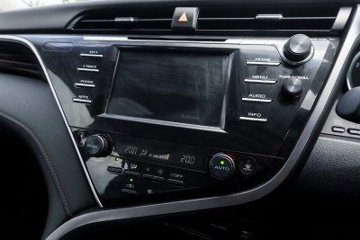 TOYOTA CAMRY 2.0 G AT ปี 2018 (5กณ8142)