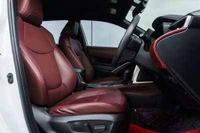 TOYOTA COROLLA CROSS 1.8 HYBRID PREMIUM ปี2023 (6ขส2598)