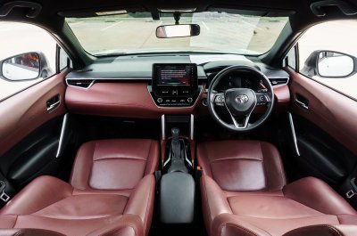 TOYOTA COROLLA CROSS 1.8 HYBRID PREMIUM ปี2023 (6ขส2598)