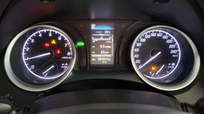 TOYOTA CAMRY 2.0 G AT ปี 2018 (5กณ8142)