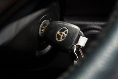 TOYOTA VIOS 1.5 MID AT ปี 2019 (9กจ6935)