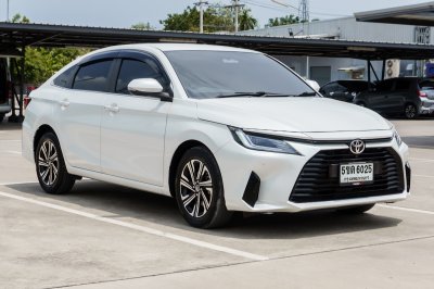 TOYOTA YARIS ATIV 1.2 PREMIUM ปี2023 จด2024 (5ขด6025)