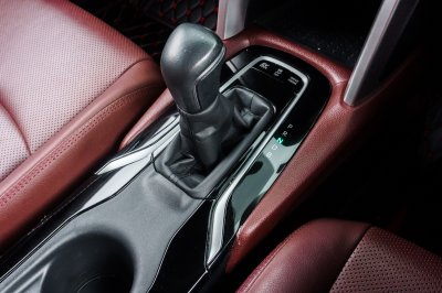 TOYOTA COROLLA CROSS 1.8 HYBRID PREMIUM ปี2023 (6ขส2598)