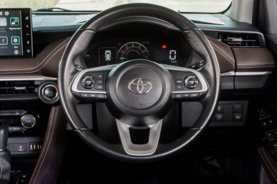 TOYOTA YARIS ATIV 1.2 PREMIUM AT ปี 2023 (4ขษ5647)