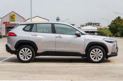 TOYOTA COROLLA CROSS 1.8 HYBRID SMART ปี2021 (2ขฎ1073)