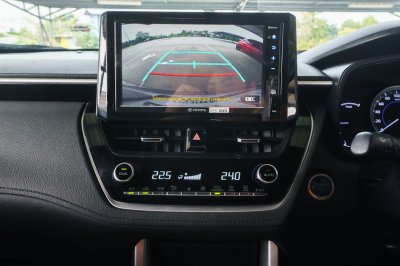 TOYOTA COROLLA CROSS 1.8 HYBRID SMART ปี2021 (2ขฎ1073)