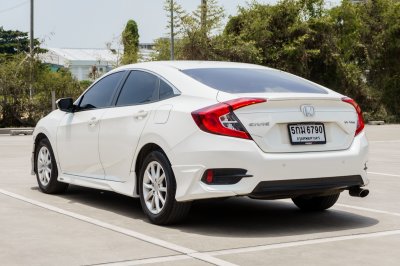 HONDA CIVIC 1.8 E AT ปี 2016 (5กม6790)