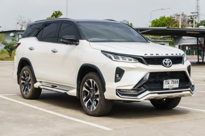 TOYOTA FORTUNER 2.4 LEGENDER ปี2022 (กน7566)