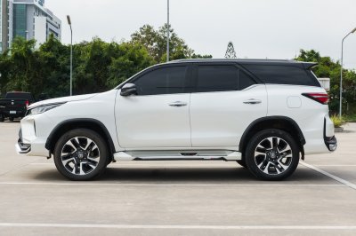 TOYOTA FORTUNER 2.4 LEGENDER ปี2022 (กน7566)