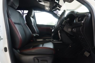 TOYOTA FORTUNER 2.4 LEGENDER ปี2022 (กน7566)