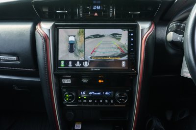 TOYOTA FORTUNER 2.4 LEGENDER ปี2022 (กน7566)